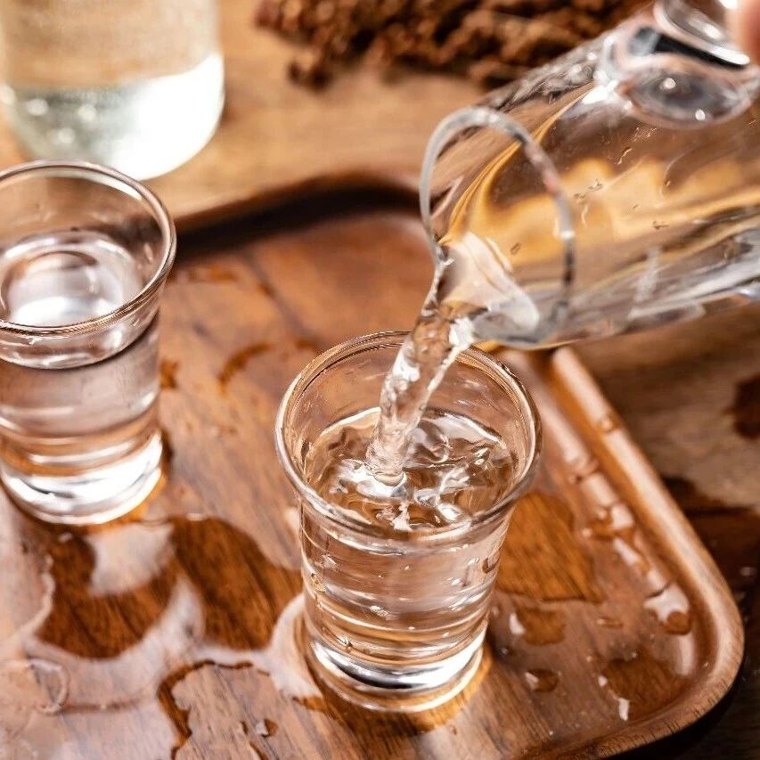 华泰 | 白酒:双节表现平淡,延续分化表现